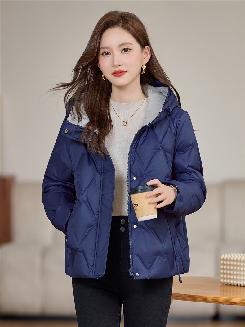现货2025年冬季时尚休闲连帽保暖羽绒服,女装羽绒服,依恋蒂丝