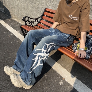 美式复古水洗印花牛仔裤潮流新款宽松休闲百搭弯刀裤图片
