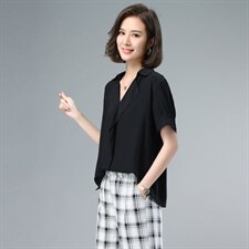 2021夏季新款简约时尚气质减龄翻领个性侧摆开叉休闲舒适上衣，女装衬衫，奕阳依阁