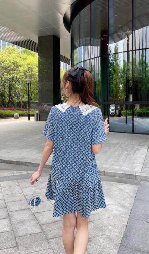 牛仔刺绣连衣裙，女装连衣裙，衣香丽舍