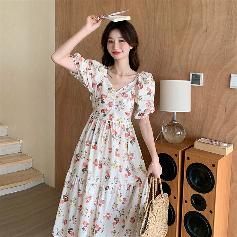 现货：25年法式气质高级感方领碎花连衣裙2C135-5062P135K198,女装连衣裙,2C135
