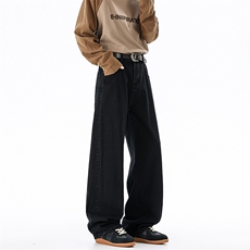 黑色