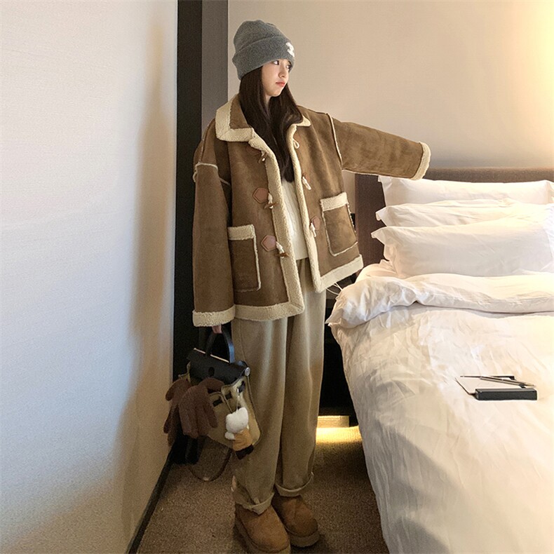 短款牛角扣皮毛一体麂皮绒外套女冬季新款韩系复古小个子短款棉服,女装短外套,2C305
