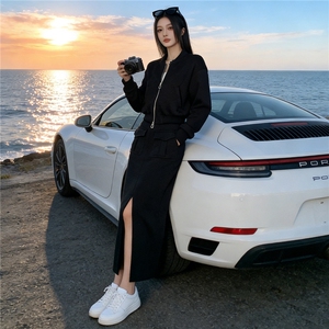 港风时尚休闲套装裙女春季新款玫红色开衫卫衣开叉半身裙两件套潮图片