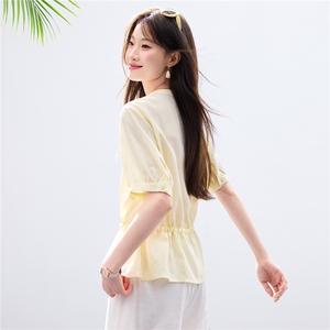 现货2026年夏季设计感通勤风甜美优雅收腰木耳边门襟透气女士衬衫图片
