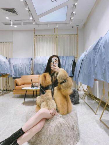 冬装大量上市，女装，秋水伊人