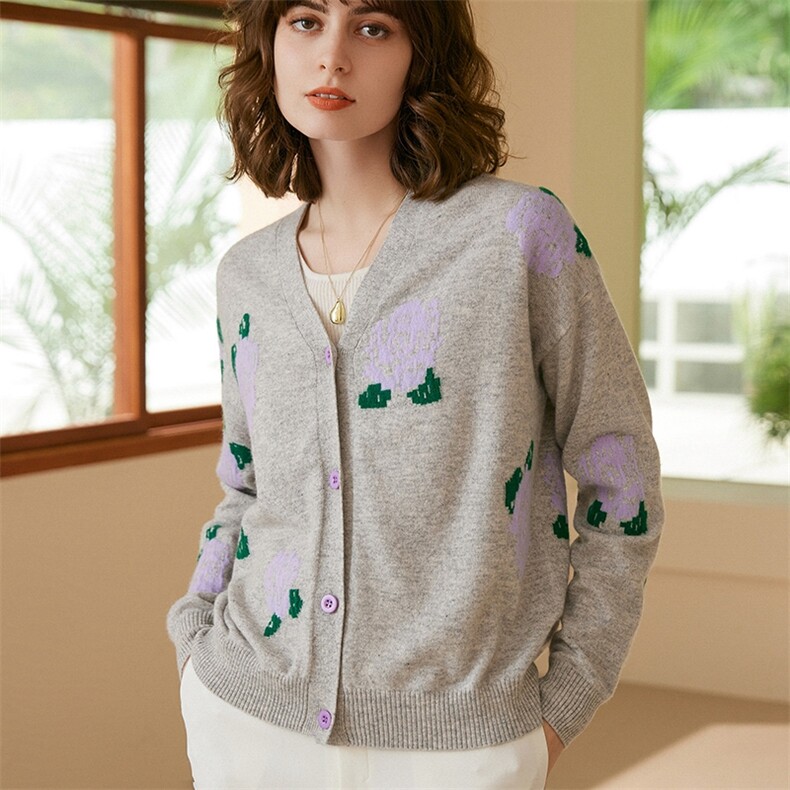 2025春秋新款羊绒衫女100山羊绒勾花V领针织开衫休闲上衣外搭外套，女装羊绒衫，绒歆坊