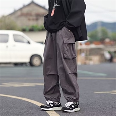 灰色