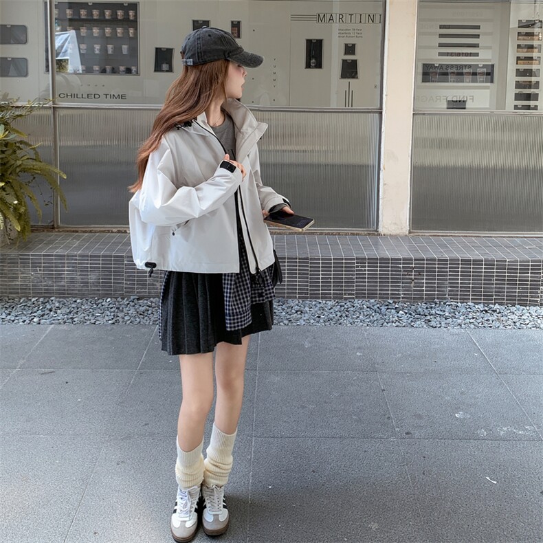 韩系米白色连帽冲锋衣短外套女秋季2025新款小个子休闲工装上衣,女装短外套,浪娴服饰