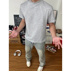 灰色
