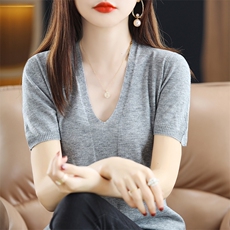 五分袖打底针织衫女V领套头毛衣宽松休闲韩版半袖上衣中袖羊毛衫，女装T恤，朝思羊绒