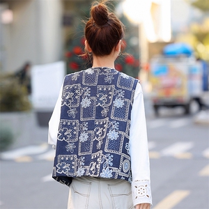 欧货气质盘扣牛仔蓝马夹女2025春装新款国风亮片明线刺绣牛仔马甲图片
