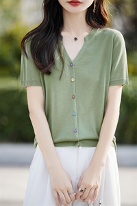 夏季新款彩扣冰丝短袖开衫女纯色宽松薄款t恤衫气质V领半袖上衣女图片