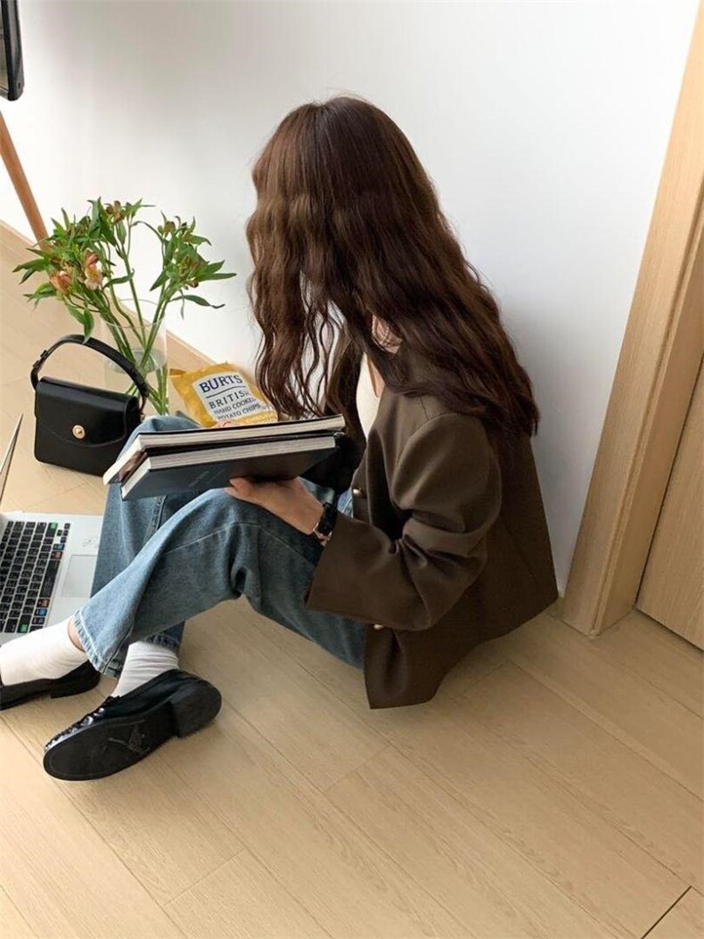 款号：WW0067 名称：V领短款西装外套，女装西装，BD