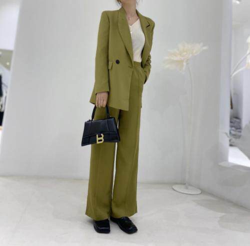 Must Bloom MUSTBLOOM122498