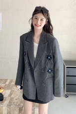 女长袖西装宽松轻职风秋季短款春秋纽扣刺绣宽松型小香风气质时尚，女装西装，2C115