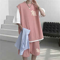 粉红色