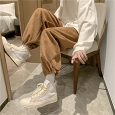 卡其色