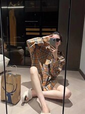 2022秋季新款时尚大方显瘦气质宽松休闲格子衬衫，女装衬衫，L·H·X