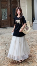 黑色印花开叉T恤套装女2025夏新款白色网纱半身裙洋气减龄两件套，女装连衣裙，2D008