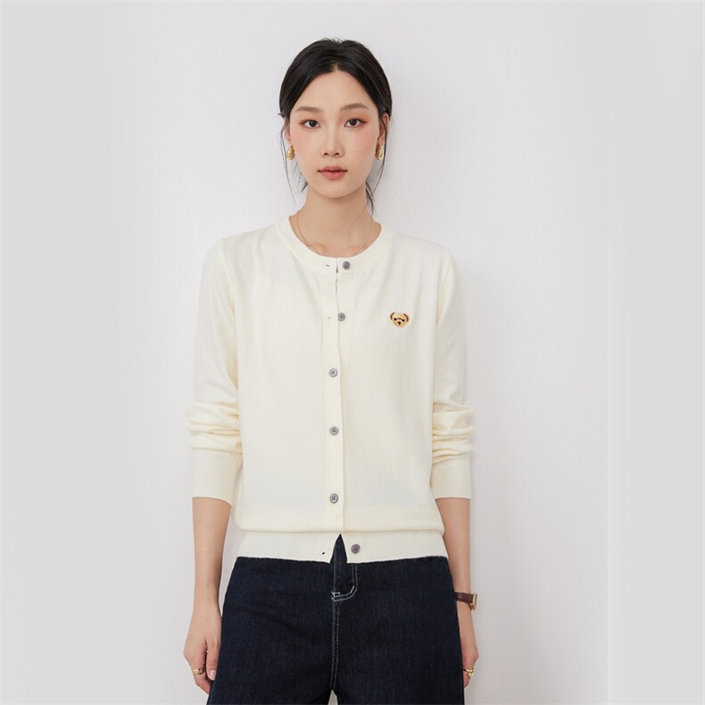 2025年秋季新款刺绣小熊针织女士开衫时尚休闲通勤百搭，女装针织衫/毛衣，硕诚羊绒