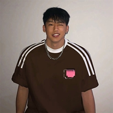 咖啡色