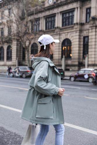 水洗派克风衣洋气，女装风衣，百变诱惑