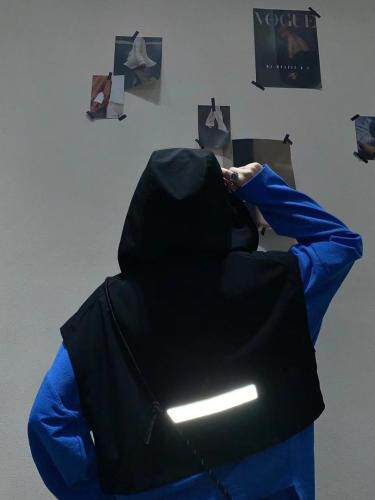 8221机能马甲帅出街，女装马夹，Queena PHoebe