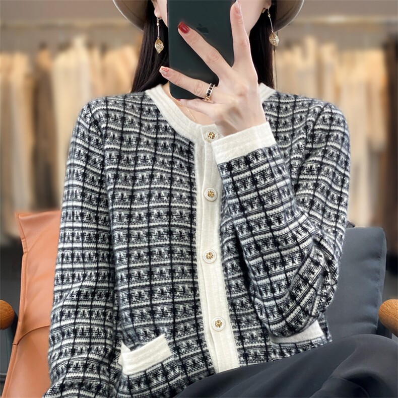 2024秋冬新款圆领羊毛衫女士宽松显瘦气质开衫性感短裙,女装羊毛衫,端硕羊绒