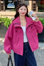 玫红色连帽拉链抽绳冲锋衣外套女2025年春秋季新款高级感夹克上衣，女装短外套，2C306