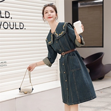 2025春装新品牛仔连衣裙绣花刺绣衣领修身气质，女装连衣裙，2D076