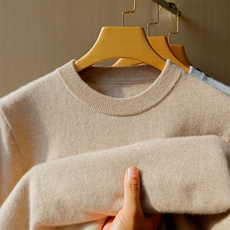 秋冬季新款舒适时尚百搭男士虚提圆领羊绒衫男装，男装羊绒套衫，麦纱纱羊绒