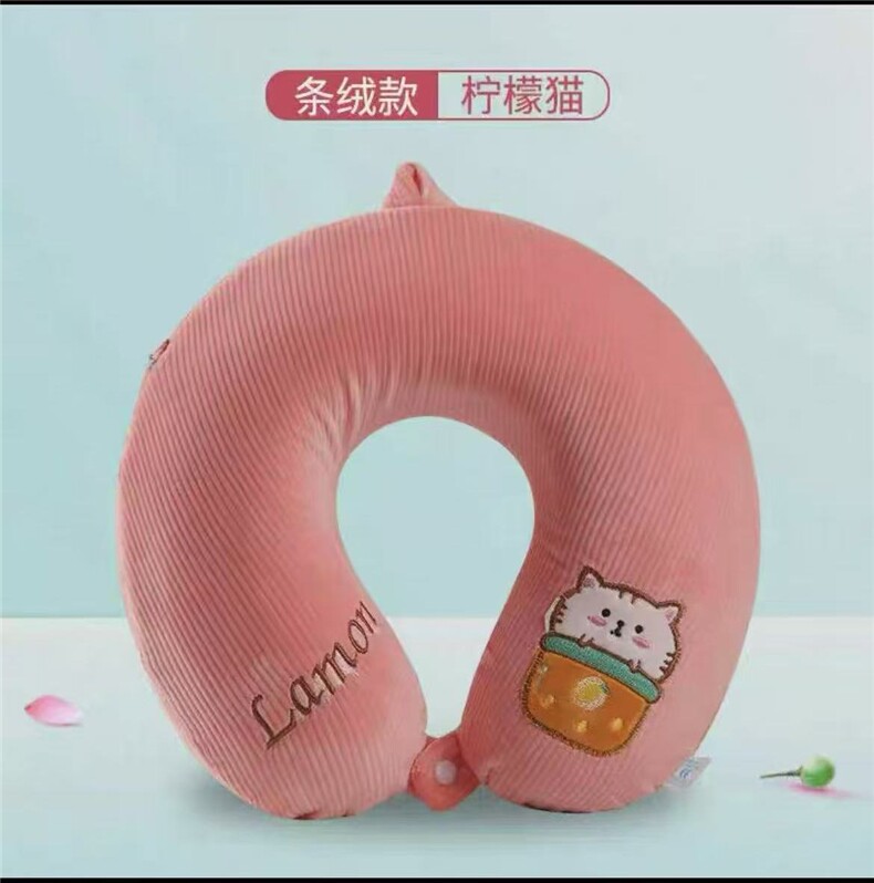 卡通水豚毛绒颈枕颈椎枕U型枕飞机枕办公室午睡礼品logo，云朵毛绒玩具厂