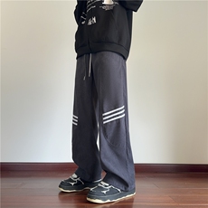 深灰色