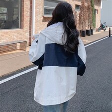 主推现货有2022秋款新品棒球服外套女款号2202-P135-K188，女装短外套，浙宝305