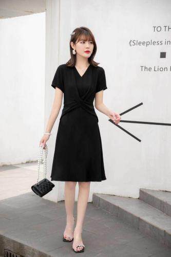 夏季新款，修身版连衣裙，4个码现货，女装连衣裙，依柏璐