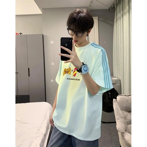 抖音得物品质二开240克宽松纯棉美式潮牌印花三条杠中性风短袖T恤图片