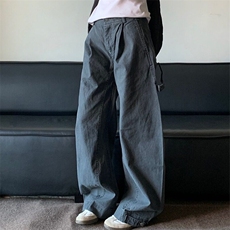 灰色