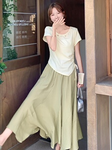 休闲体恤半身裙套装女夏季绝美钉珠短袖小个子两件套2025年夏季图片