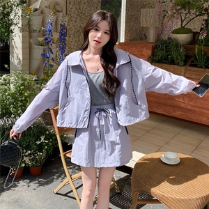 轻薄减龄浅紫色连帽防晒衣套装女2025夏季新款韩系休闲短裙两件套图片