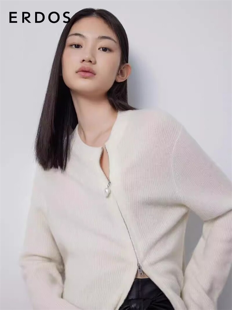 2024年秋季新款珍珠扣斜拉链开衫女短款百搭,针织衫/毛衣,千御纺羊绒