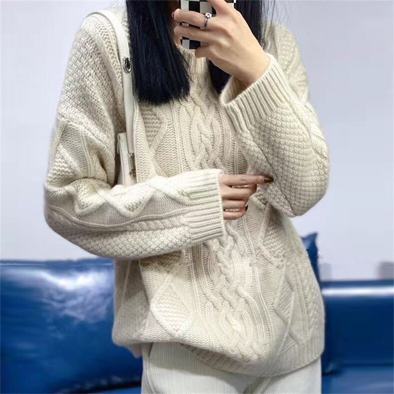 2025年秋季新款百搭女士三股圆领花型加厚羊毛衫,女装羊毛衫,新胜羊绒