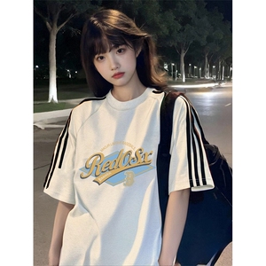 抖音得物高品质二开240克宽松纯棉美式潮牌三条杠织带短袖T恤图片