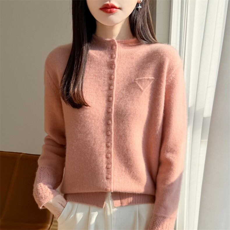 2026年秋季时尚百搭通勤简约休闲加厚镂空三角标，女装针织衫/毛衣，大美人包芯纱店