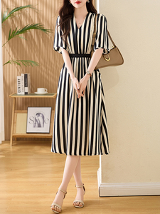 条纹连衣裙女夏2025十三行高端法式气质收腰显瘦洋气短袖v领裙子图片