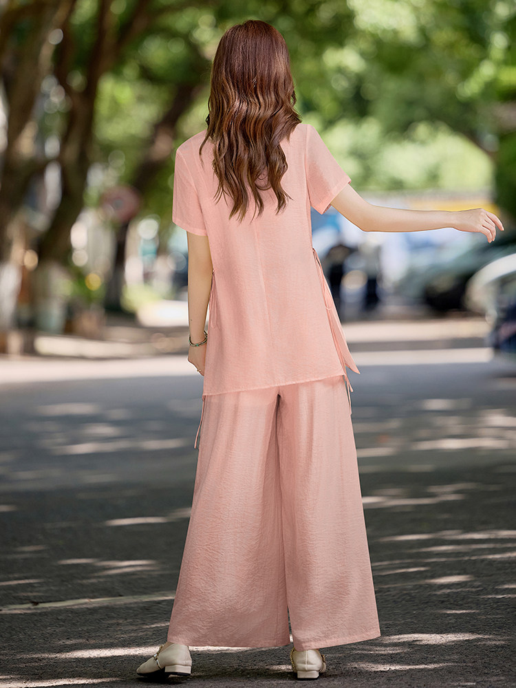 洋气粉色新中式套装女2026夏季薄款立领盘扣上衣显瘦阔腿裤两件套,女装套装/套裙,水衣源