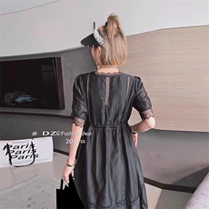 2022夏季连衣裙，女装连衣裙，秋莎明月