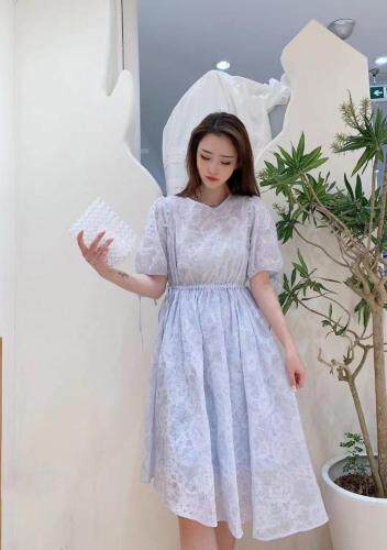三色连衣裙图片