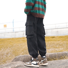 黑色