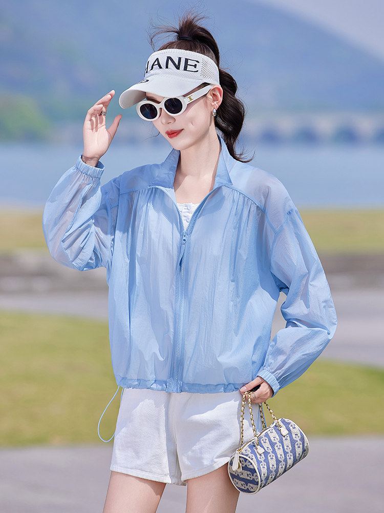 时尚蓝色短款女轻薄小外套夏季新款连帽旅行户外透气长袖薄短外套,女装防晒衣,靓衣阁